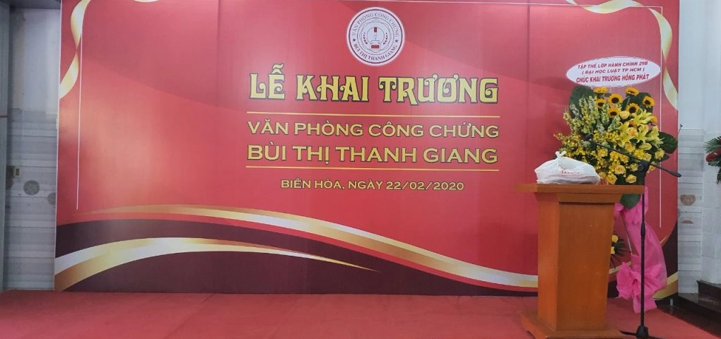 Đội ngũ công chứng viên tận tâm hỗ trợ khách hàng